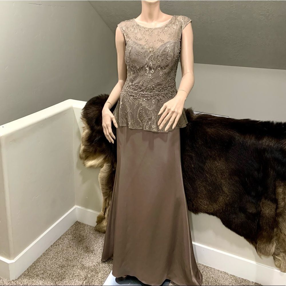 Elegant Floral Lace with Exquisite Crystal Beads Gown